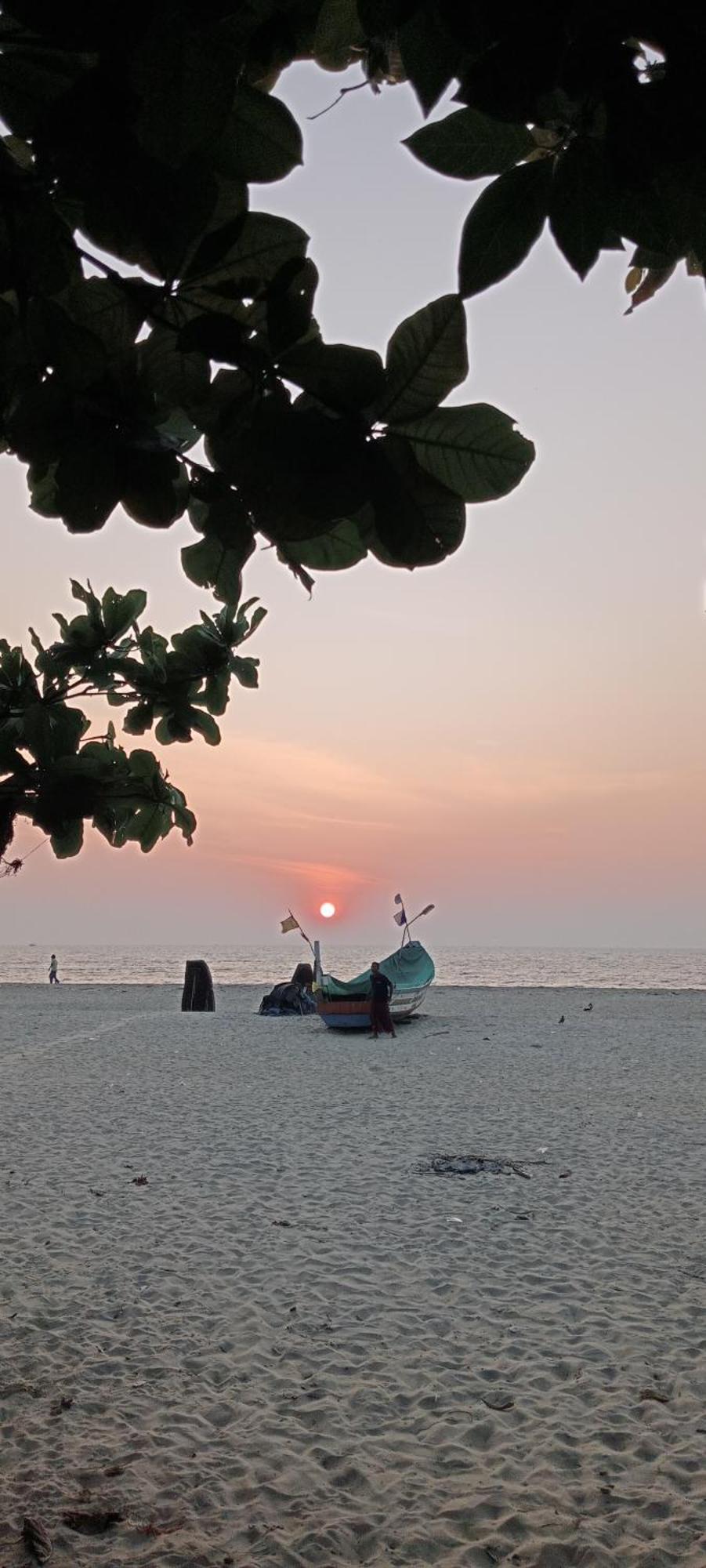Beachcampers Only For Foreign Traveler'S Alappuzha Exterior photo